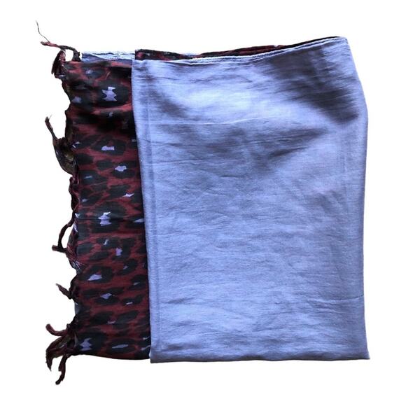 CODELLO Too Beautiful Women’s Solid Purple And Subtle Animal Print Cotton Scarf - Picture 8 of 10